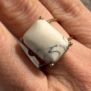 Rectangular White Howlite Ring in a Gold Setting | Sz 7.5